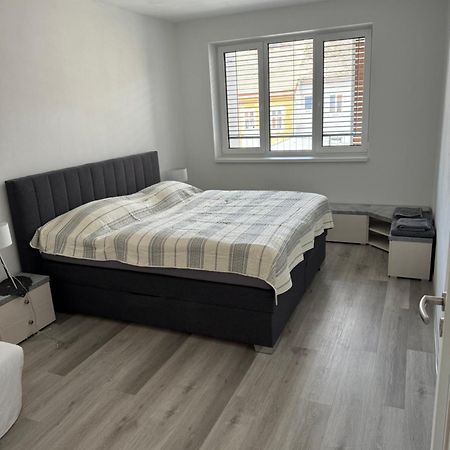 Soukromy Byt 2+Kk S Balkonem A Parkovanim Znojmo Εξωτερικό φωτογραφία