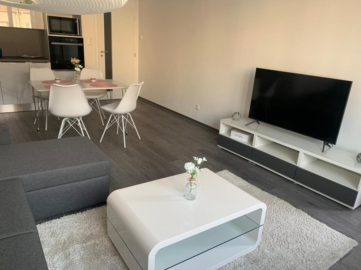 Soukromy Byt 2+Kk S Balkonem A Parkovanim Znojmo Εξωτερικό φωτογραφία