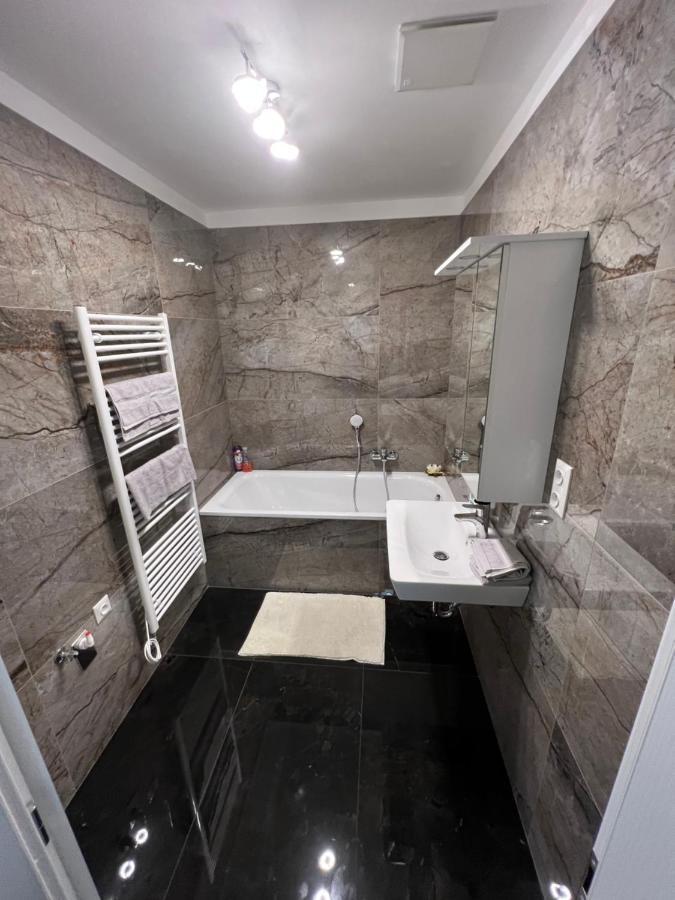 Soukromy Byt 2+Kk S Balkonem A Parkovanim Znojmo Εξωτερικό φωτογραφία