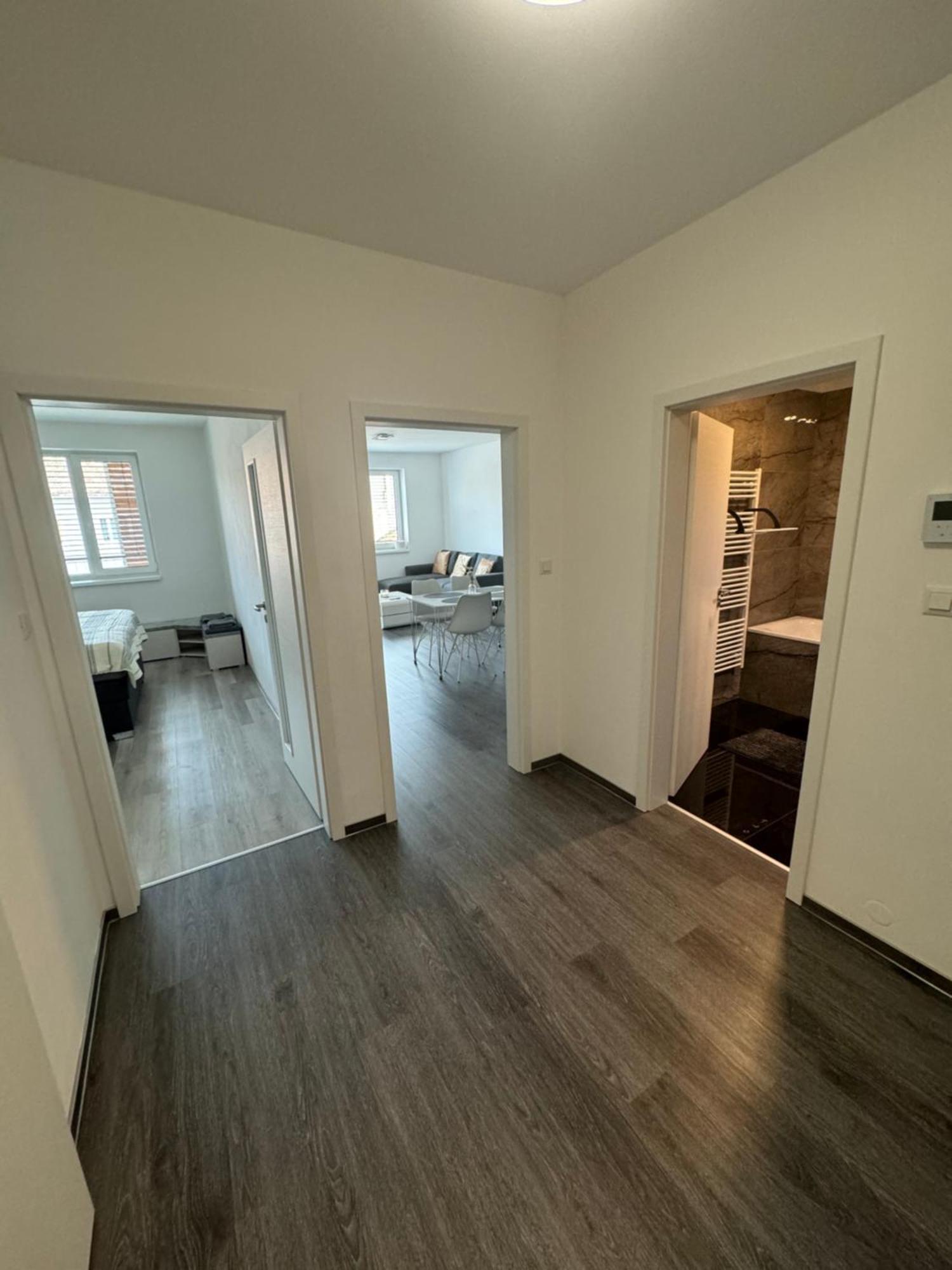 Soukromy Byt 2+Kk S Balkonem A Parkovanim Znojmo Εξωτερικό φωτογραφία