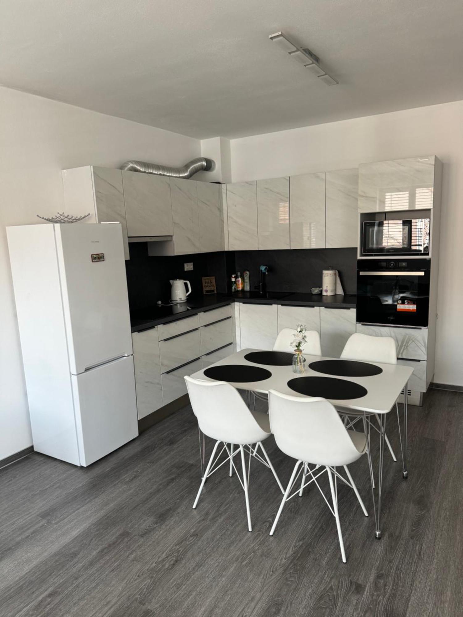 Soukromy Byt 2+Kk S Balkonem A Parkovanim Znojmo Εξωτερικό φωτογραφία