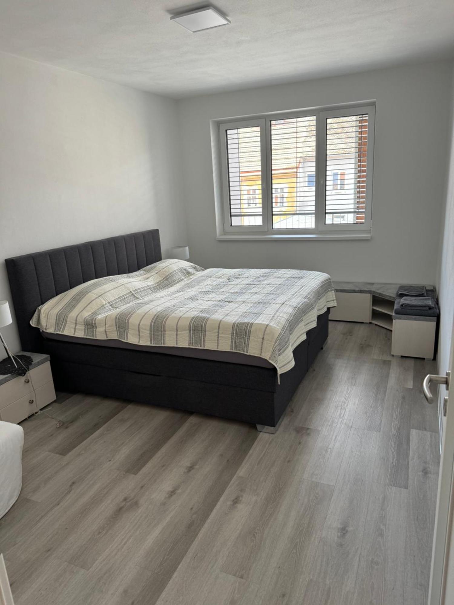 Soukromy Byt 2+Kk S Balkonem A Parkovanim Znojmo Εξωτερικό φωτογραφία
