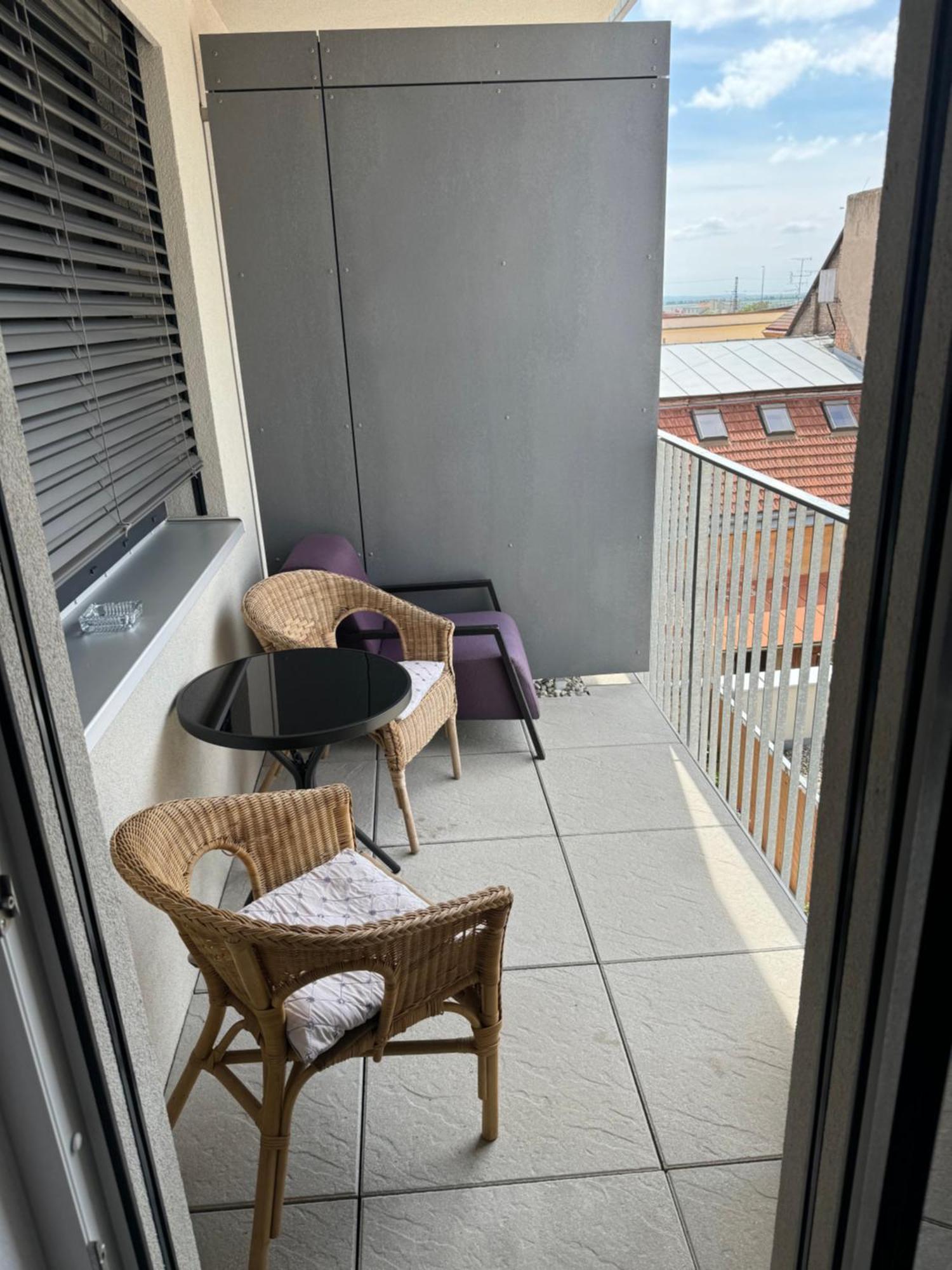 Soukromy Byt 2+Kk S Balkonem A Parkovanim Znojmo Εξωτερικό φωτογραφία